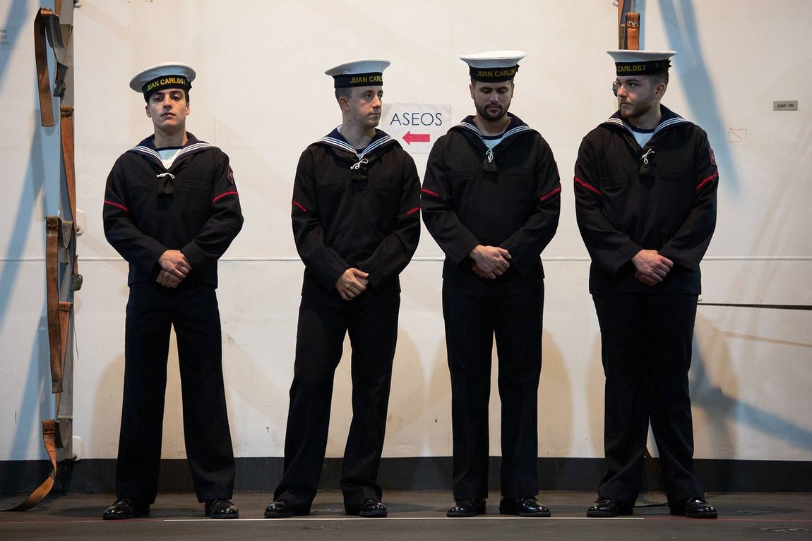 Jura de Bandera de personal civil a bordo del buque «Juan Carlos I» en Algeciras