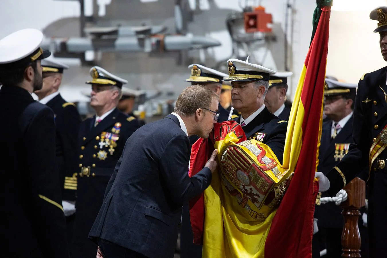 Jura de Bandera de personal civil a bordo del buque «Juan Carlos I» en Algeciras