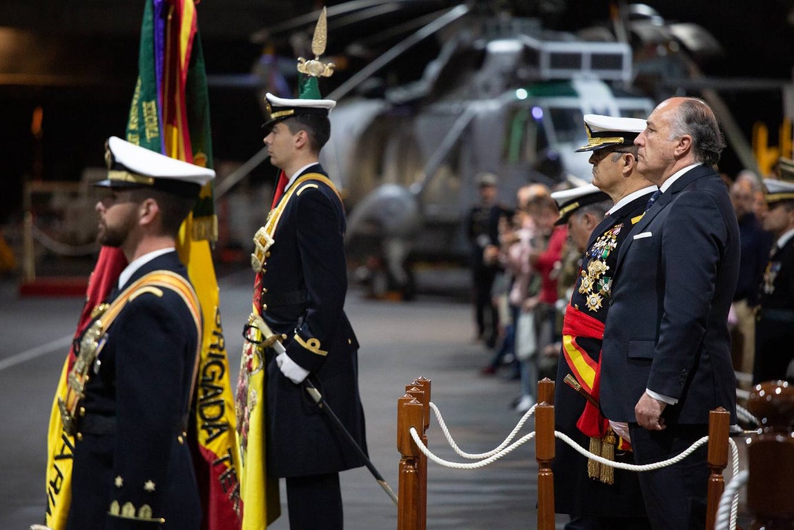 Jura de Bandera de personal civil a bordo del buque «Juan Carlos I» en Algeciras