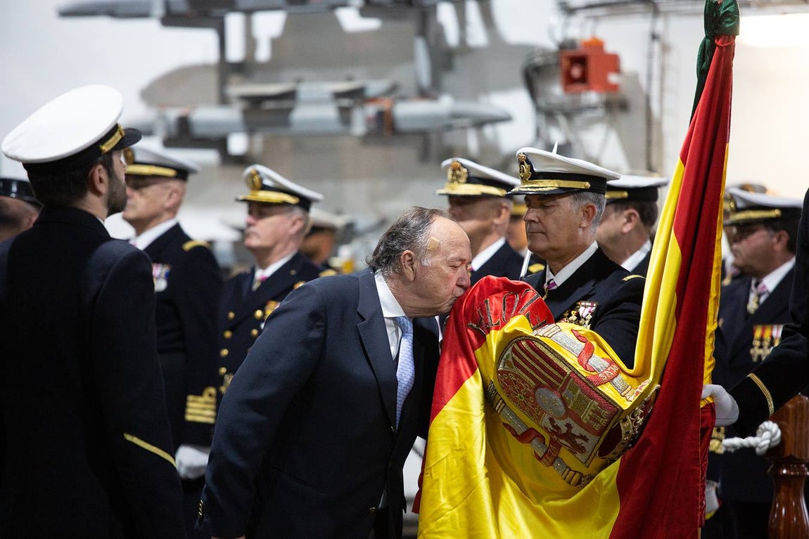 Jura de Bandera de personal civil a bordo del buque «Juan Carlos I» en Algeciras