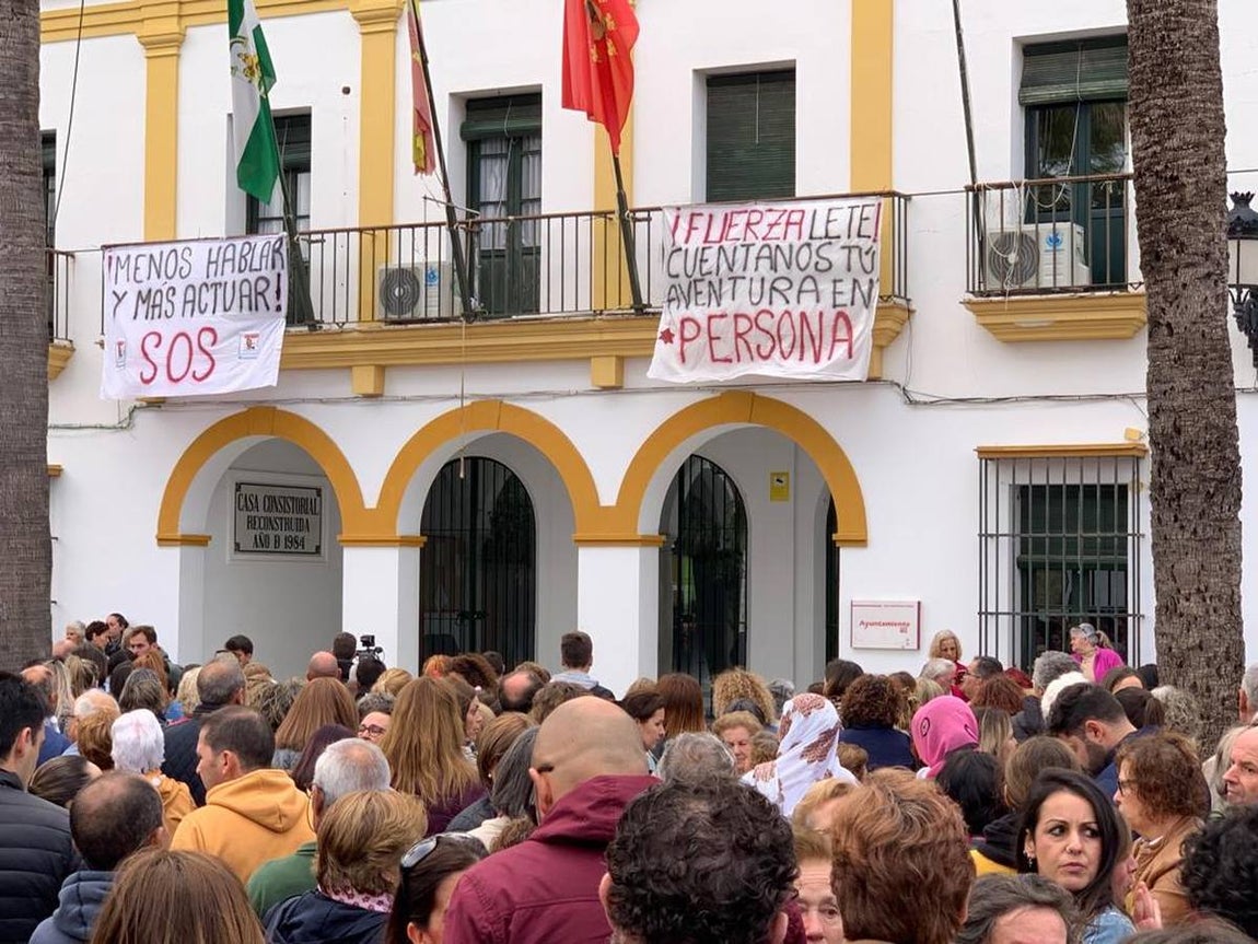 Trebujena se echa a la calle por Lete
