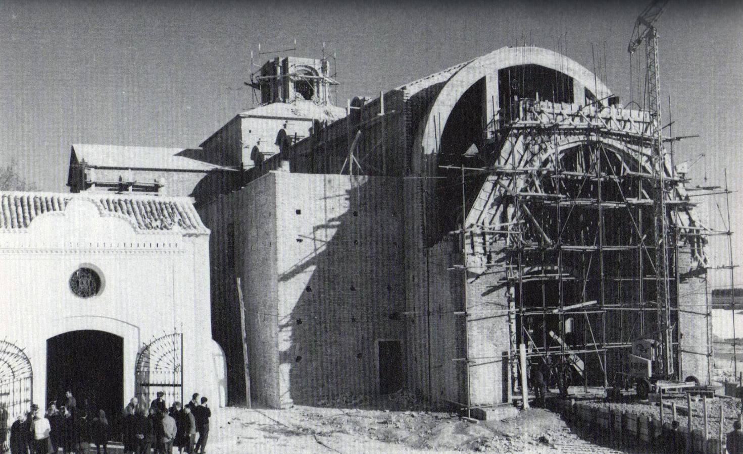 Las imágenes de la ermita de El Rocío en construcción, hace ahora 50 años