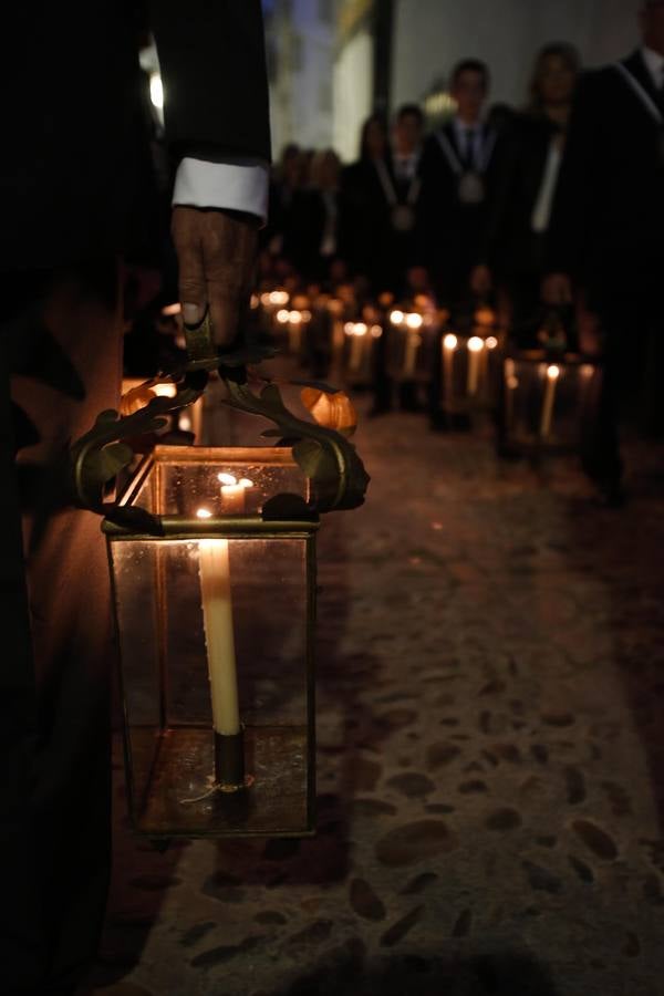 Los vía crucis del Viernes de Dolores, en imágenes