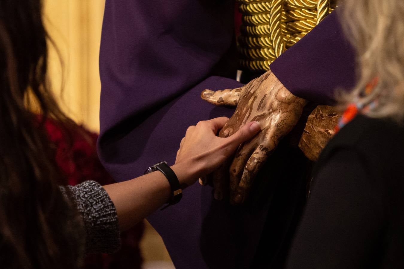 En imágenes, el besamanos al Señor del Gran Poder en su basílica