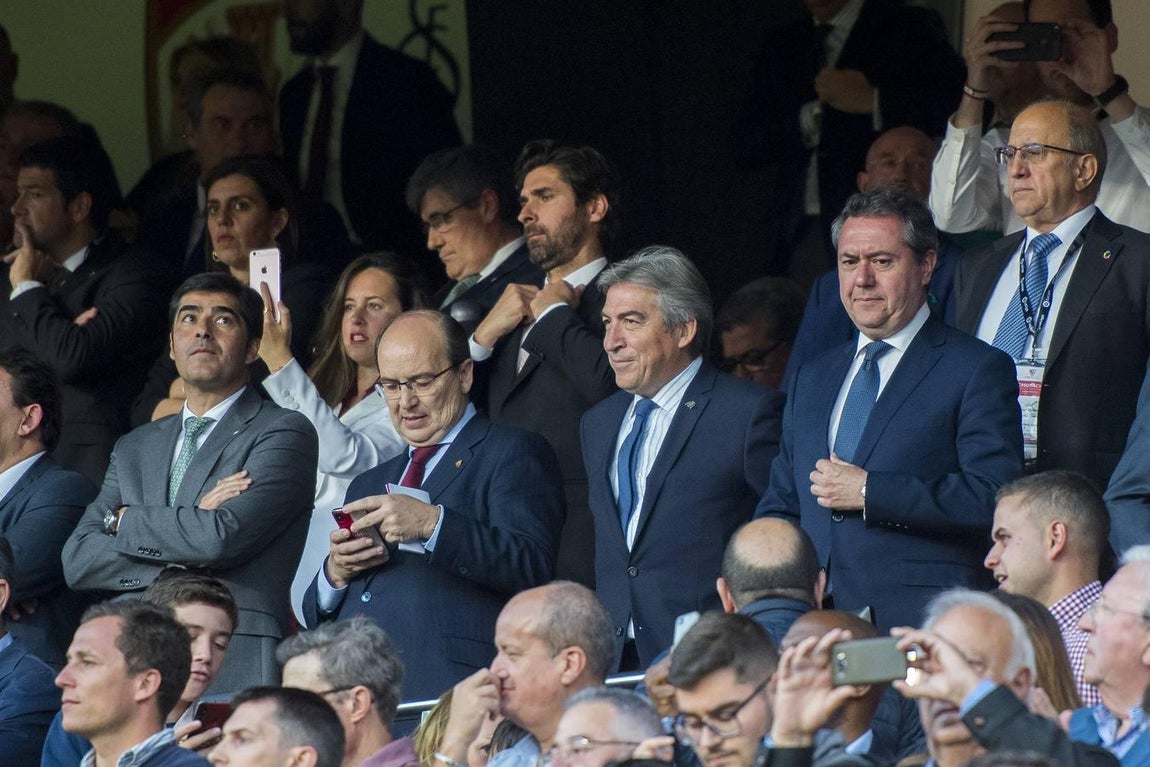 Crónica gráfica del derbi Sevilla-Betis en el Pizjuán