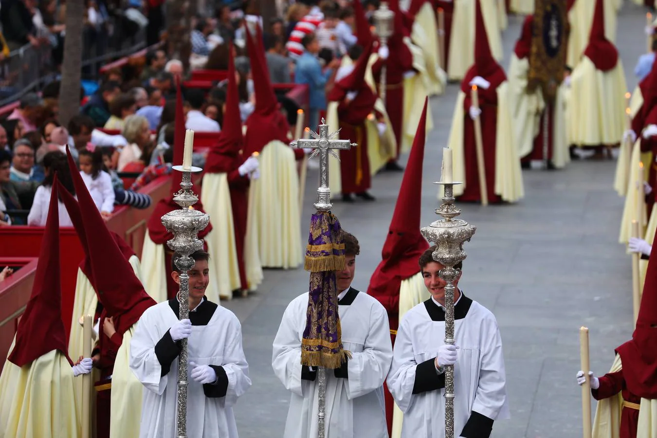 FOTOS: Humildad y Paciencia en la Semana Santa de Cádiz. Domingo de Ramos