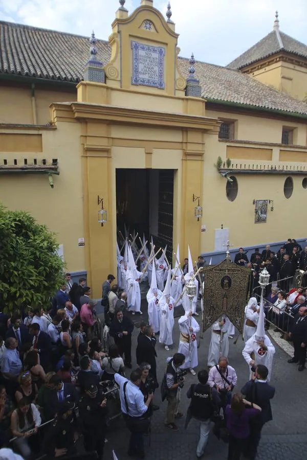 El imponente procesionar de «El Silencio blanco», en fotos