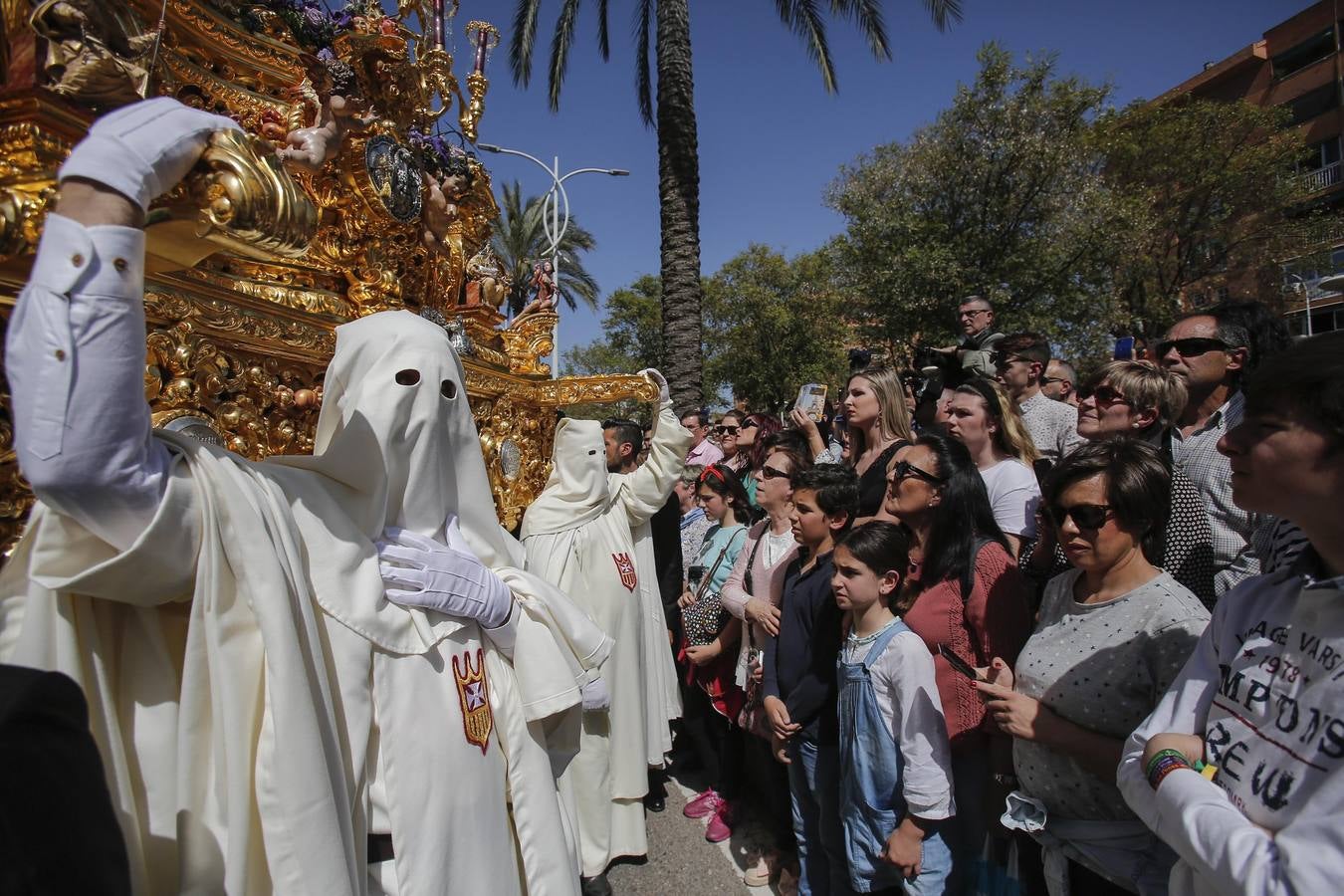 La procesión de la Hermanda de la Merced de Córdoba, en imágenes