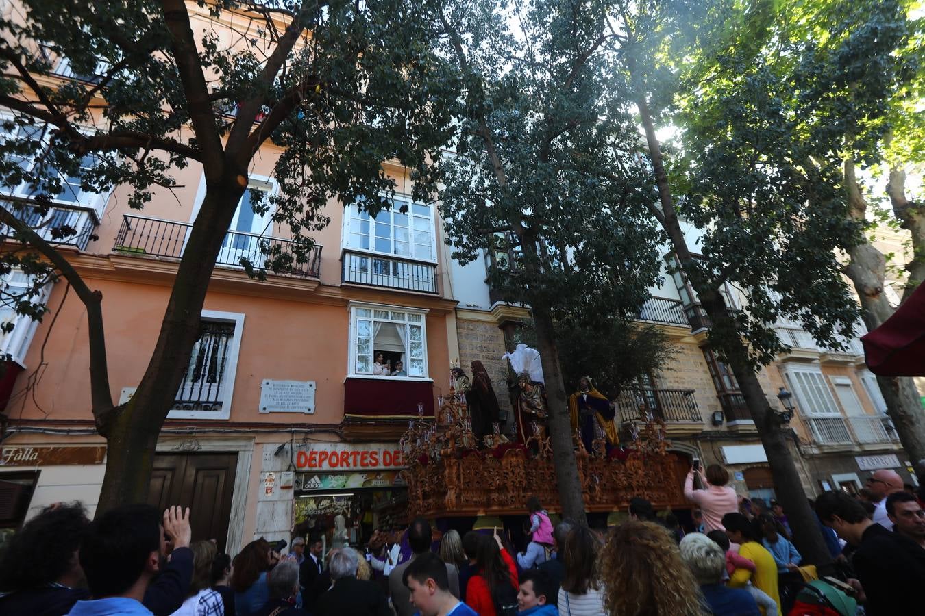 Las mejores fotografías del Prendimiento este Lunes Santo en Cádiz