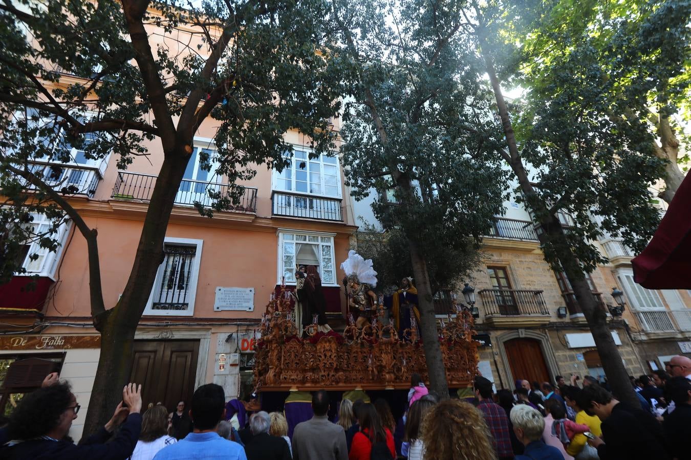 Las mejores fotografías del Prendimiento este Lunes Santo en Cádiz