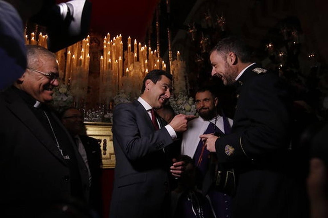 La visita de Juan Manuel Moreno a la Semana Santa de Córdoba, en imágenes