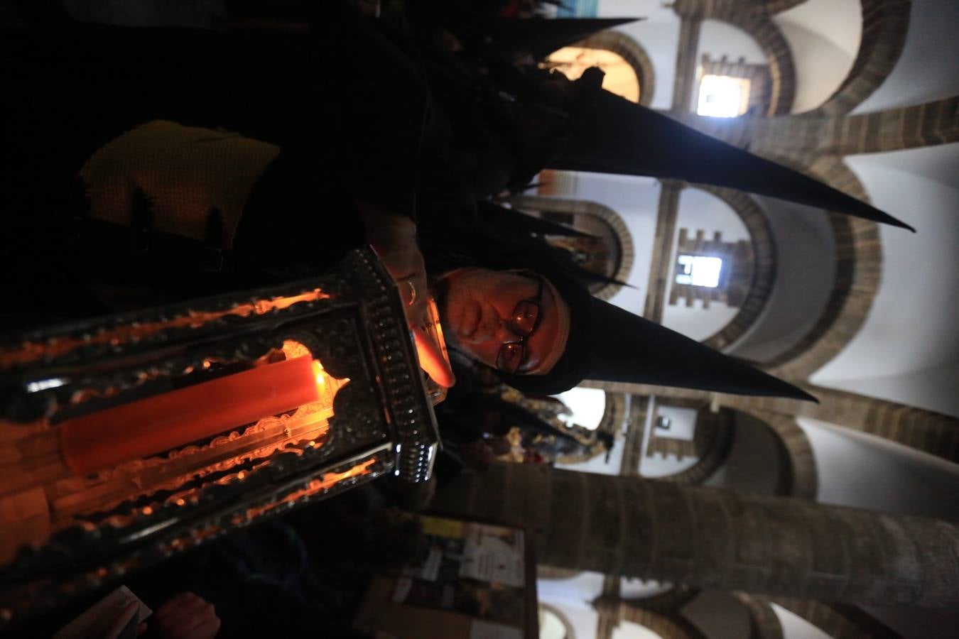 FOTOS: Sanidad brilla con su esplendor en el Martes Santo de Cádiz