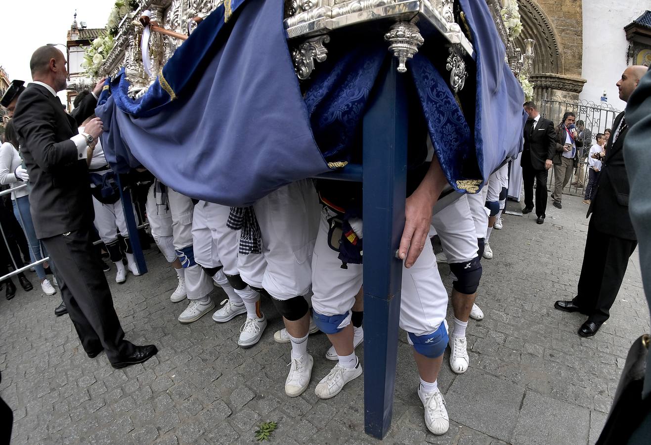 Salida de El Carmen Doloroso este Miércoles Santo, en imágenes