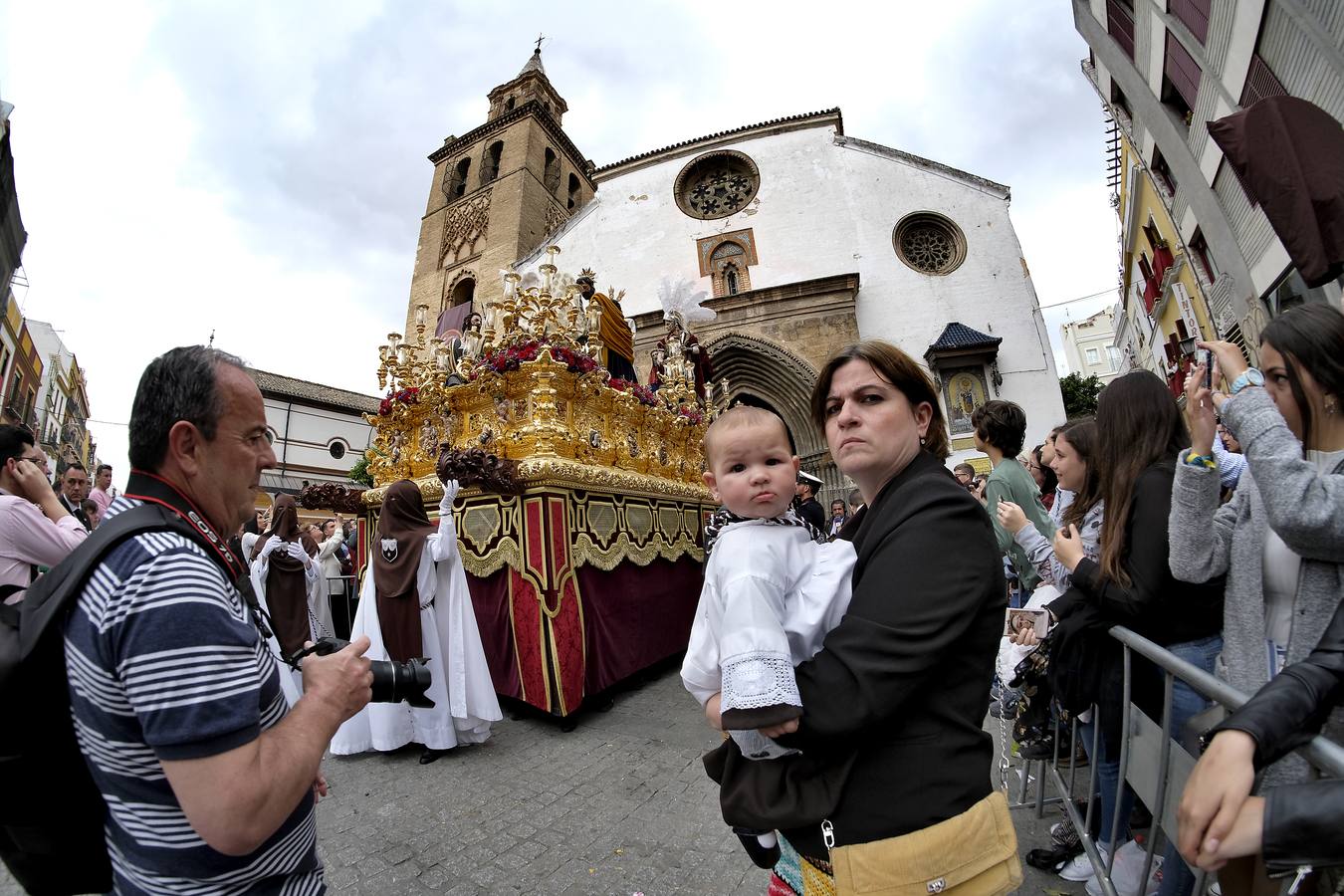 Salida de El Carmen Doloroso este Miércoles Santo, en imágenes