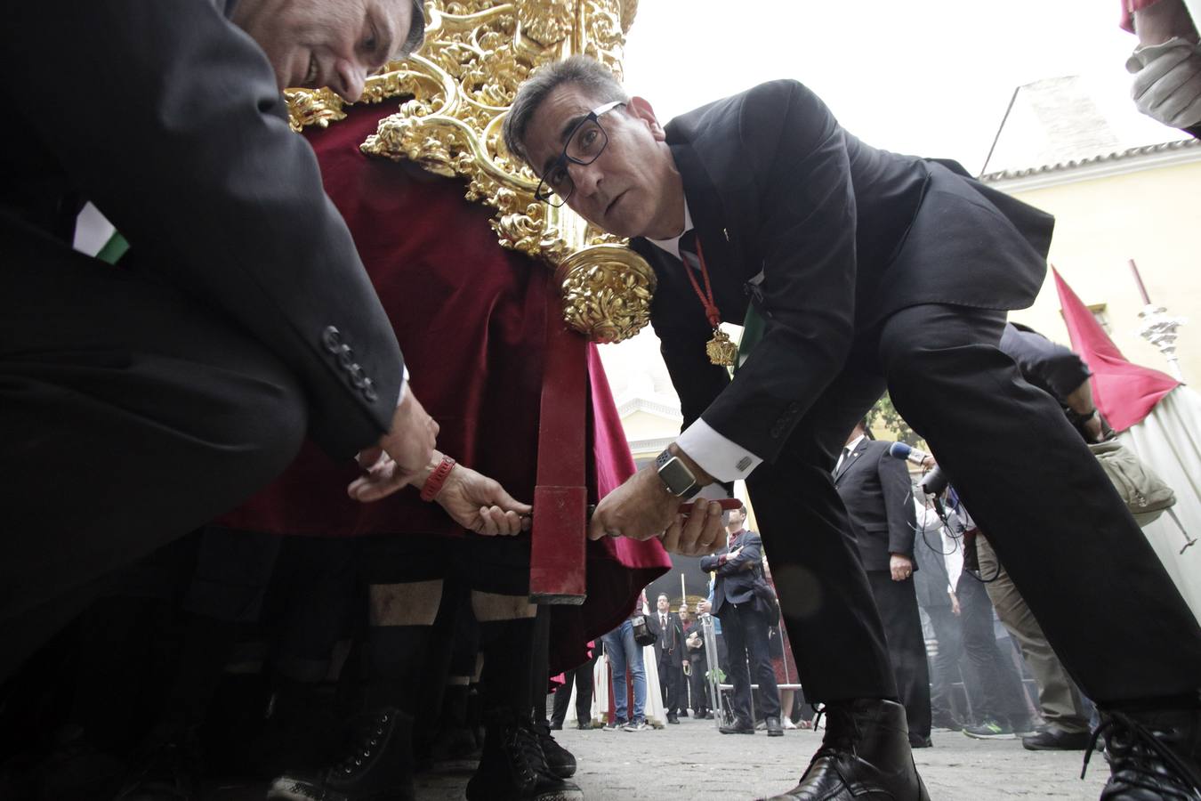 En imágenes, la estación de penitencia de La Lanzada