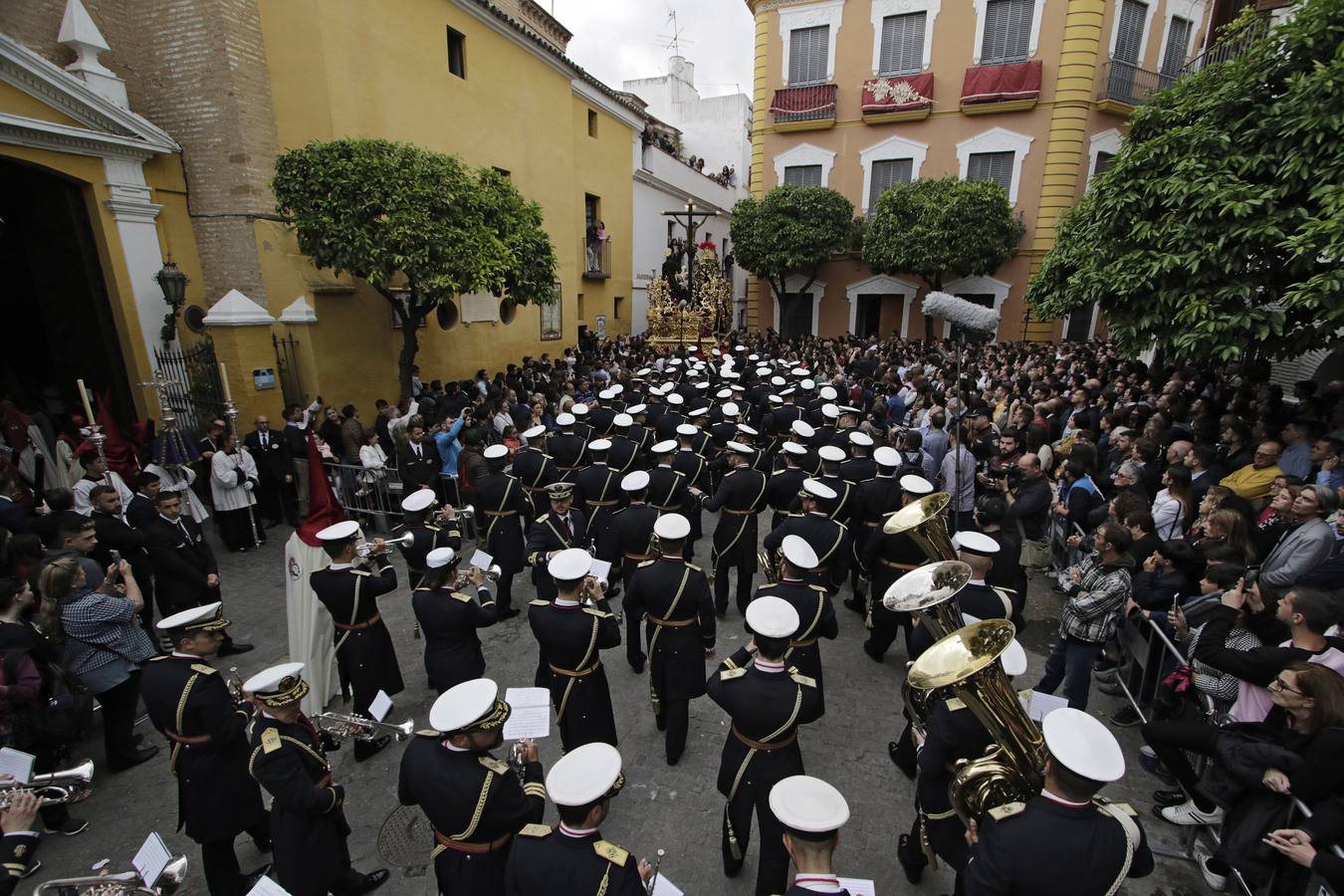 En imágenes, la estación de penitencia de La Lanzada