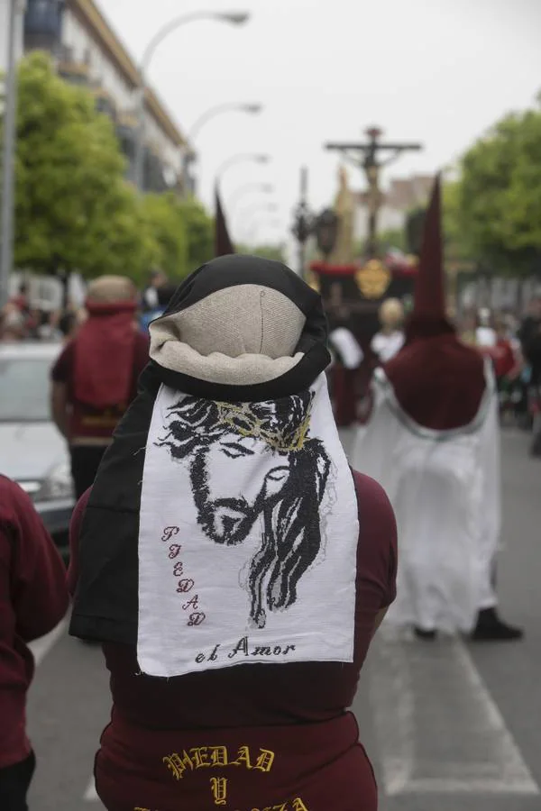 La procesión de la Piedad de Córdoba, en imágenes
