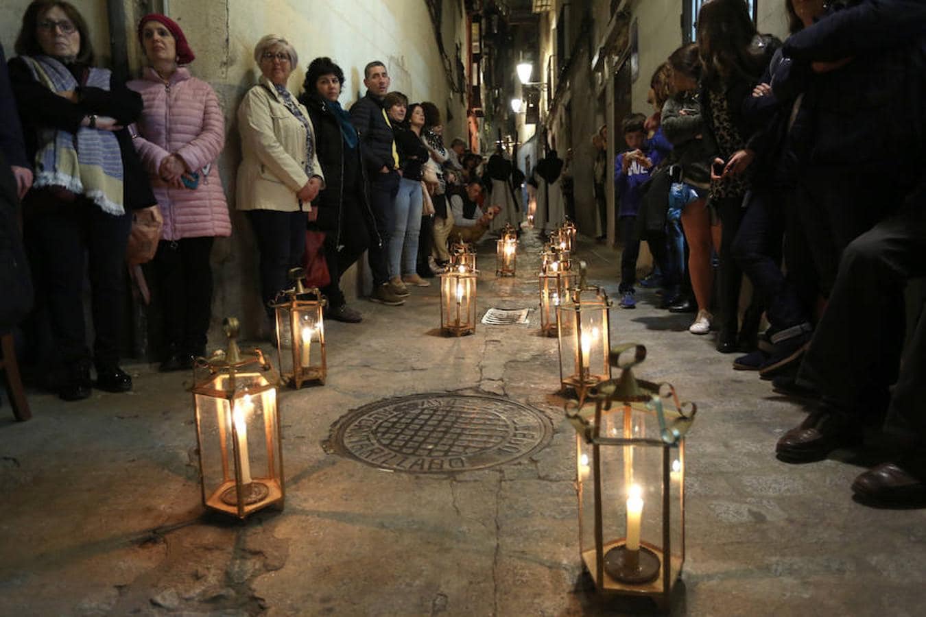 El Cristo Redentor y el de la Humildad procesionan en Toledo