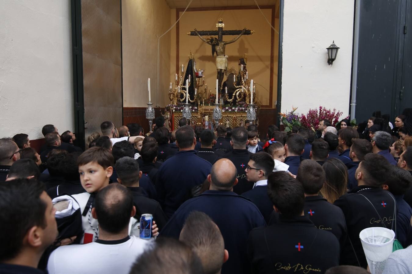 La tarde de la Hermandad de Gracia de Córdoba, en imágenes
