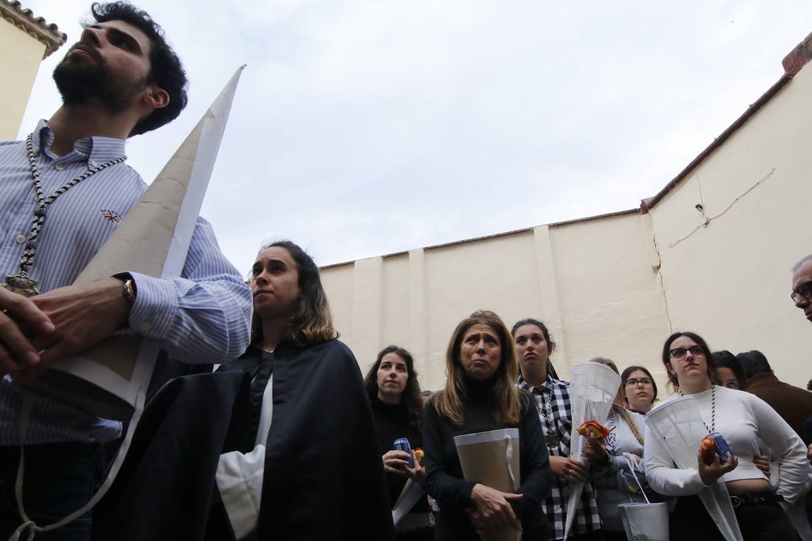 La tarde de la Hermandad de Gracia de Córdoba, en imágenes