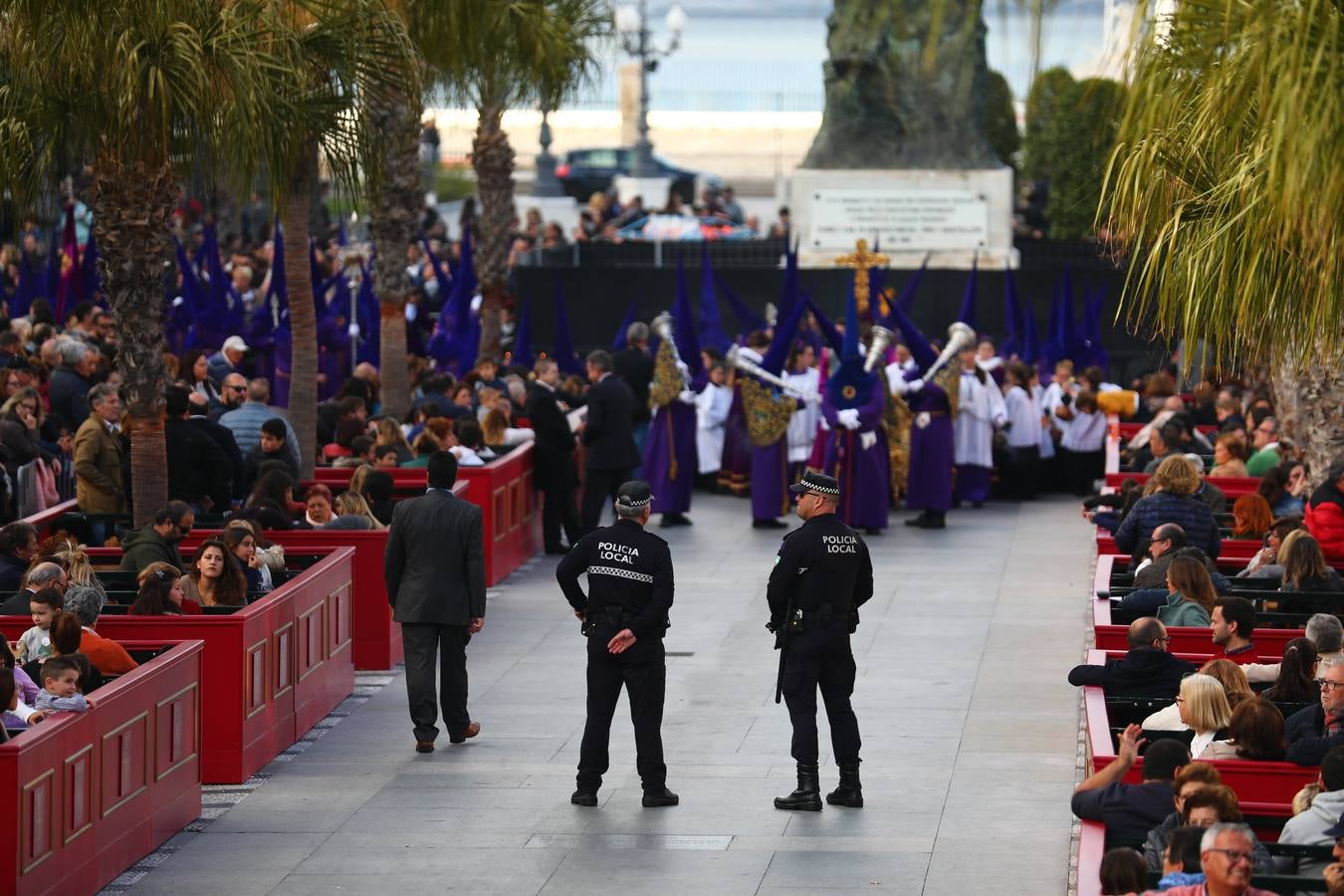 FOTOS: Afligidos en la Semana Santa de Cádiz 2019