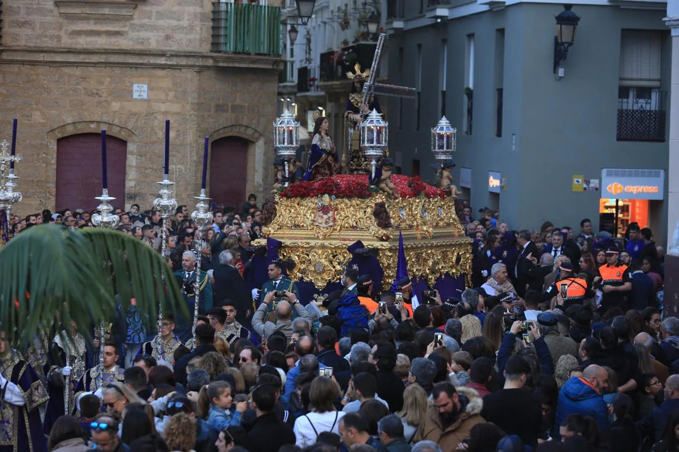 FOTOS: El Nazareno en la Semana Santa de Cádiz 2019