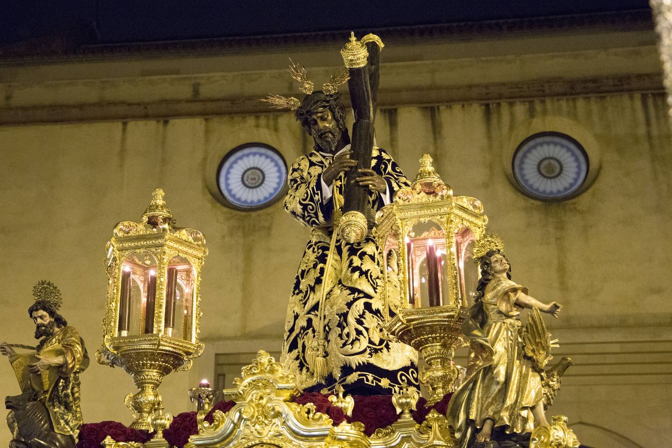 Así fue la salida de Los Gitanos en la Madrugada