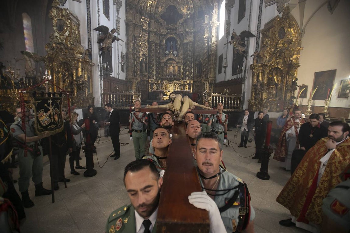 El vía crucis de la Caridad de Córdoba, en imágenes