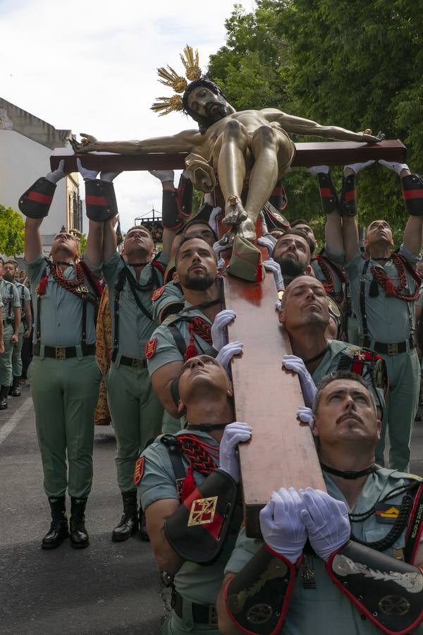 El vía crucis de la Caridad de Córdoba, en imágenes