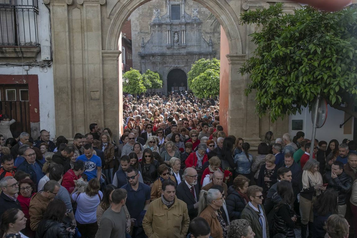 El vía crucis de la Caridad de Córdoba, en imágenes