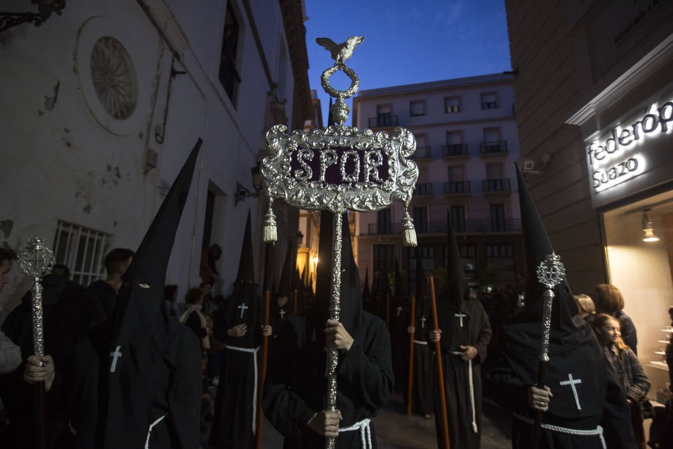 FOTOS: Buena Muerte en la Semana Santa de Cádiz 2019