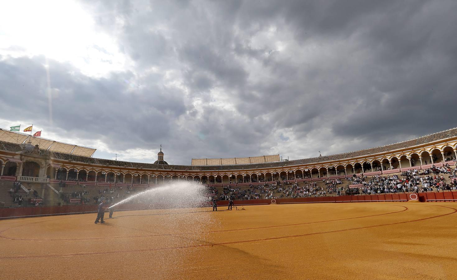 José María Manzanares corta una oreja en la Corrida de Resurrección