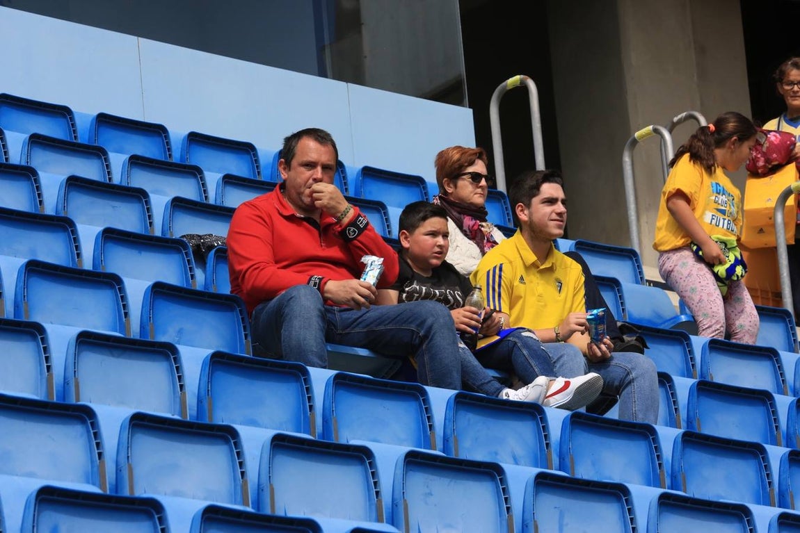 FOTOS: Búscate en las gradas de Carranza