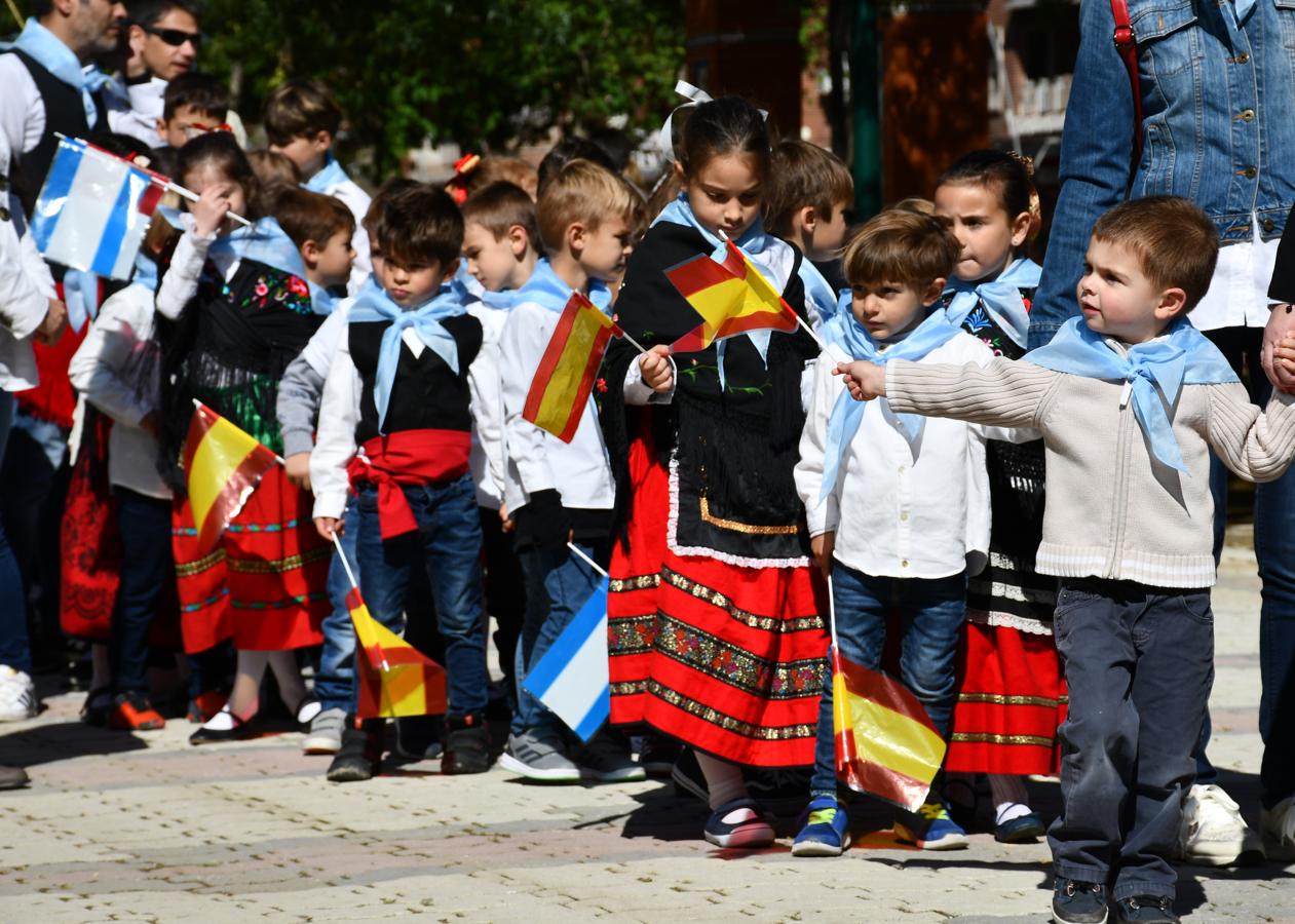 Los niños toman las riendas de las Mondas