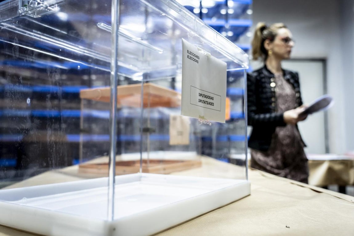 España vota. Unas 37 millones de personas están convocadas a las urnas este domingo