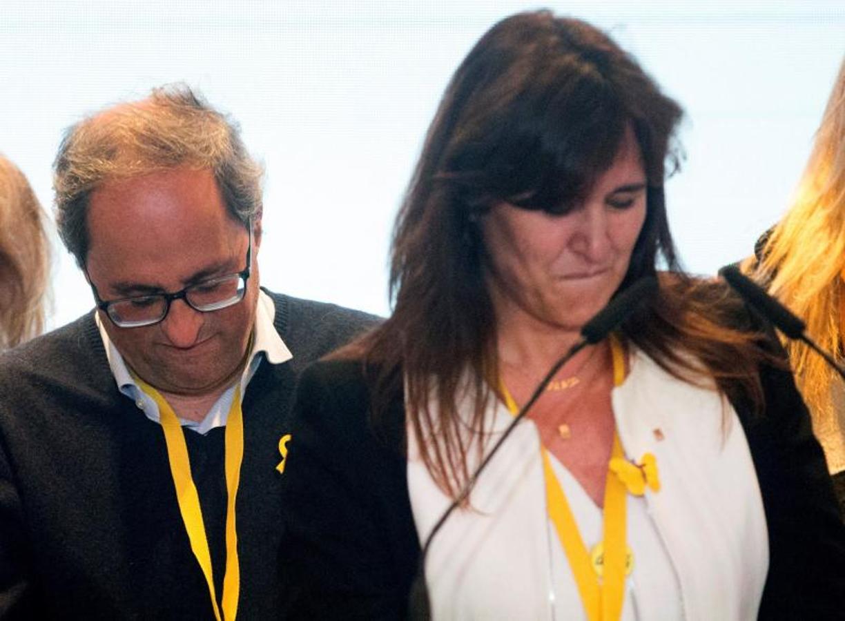 La candidata numero dos de Juns per Catalunya al Congreso, Laura Borras (d), acompañada por el presidente de la Generalitat, Quim Torra (i). 
