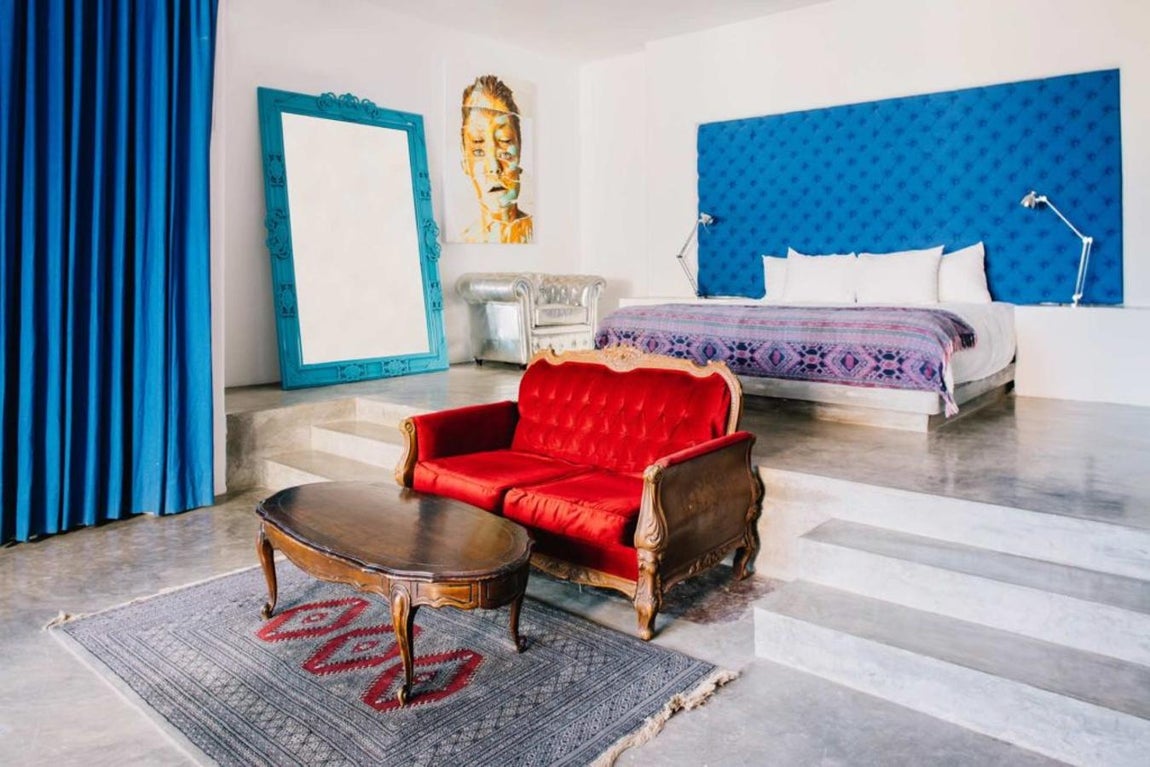 Color. La paleta con la que se crean los espacios es armoniosa y múltiple. El resultado es muy vanguardista