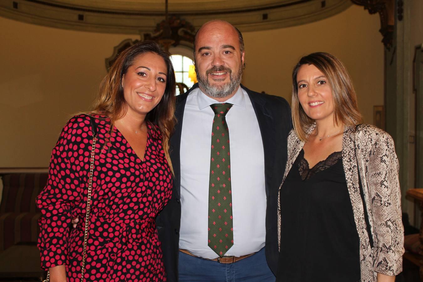 Soraya Montilla, José María Delgado y Elisa Molina