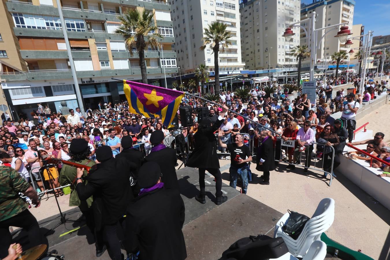 Batalla de coplas o carnaval en bañador