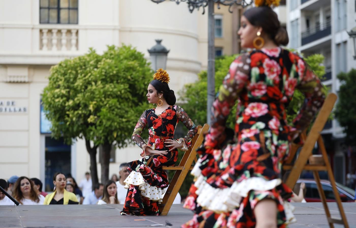 La actuación de las academias de baile de Córdoba en las Tendillas, en imágenes