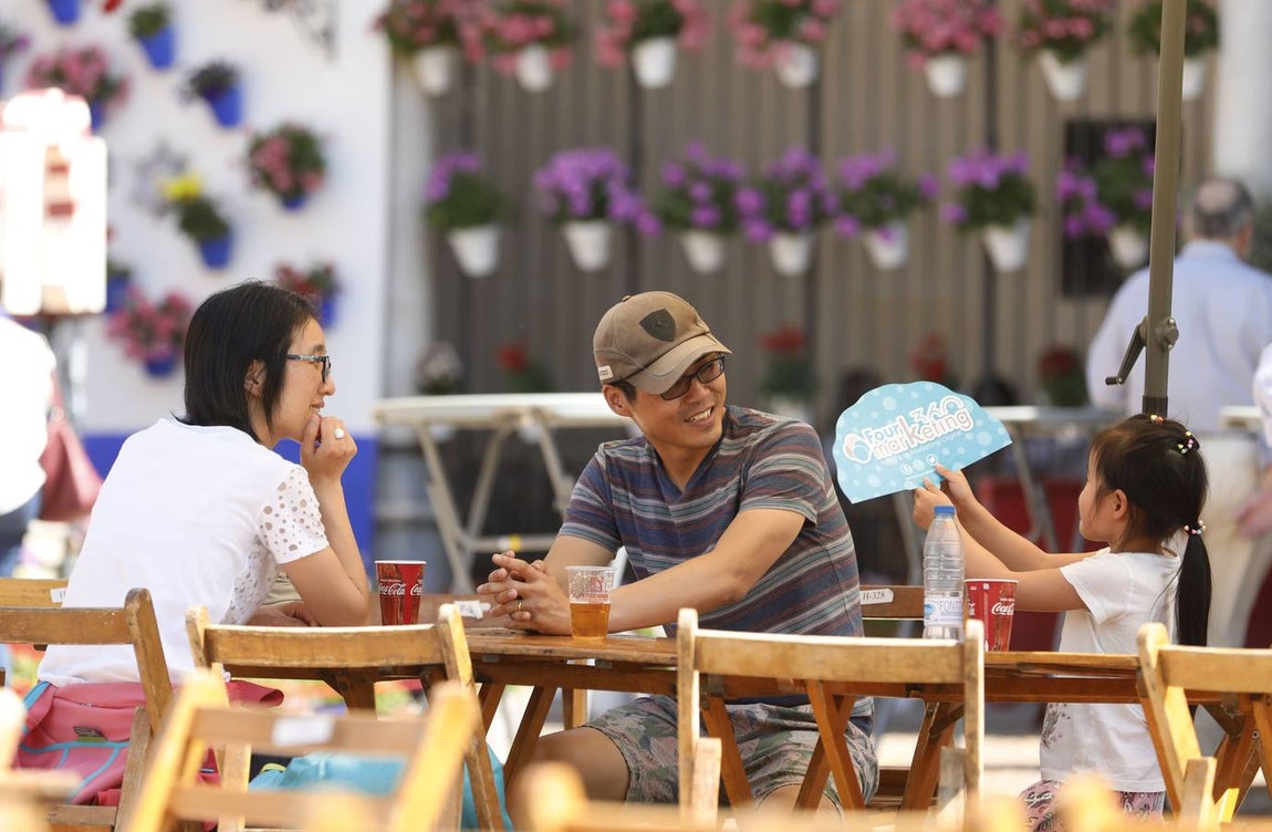 El viernes en las Cruces de Mayo de Córdoba, en imágenes