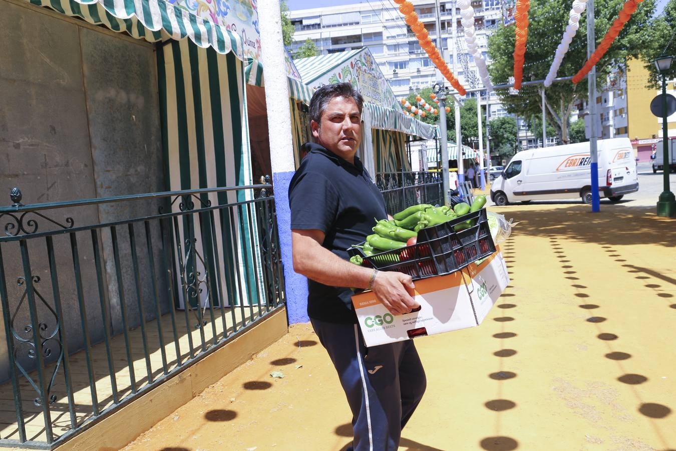 Últimos preparativos antes del comienzo de la Feria