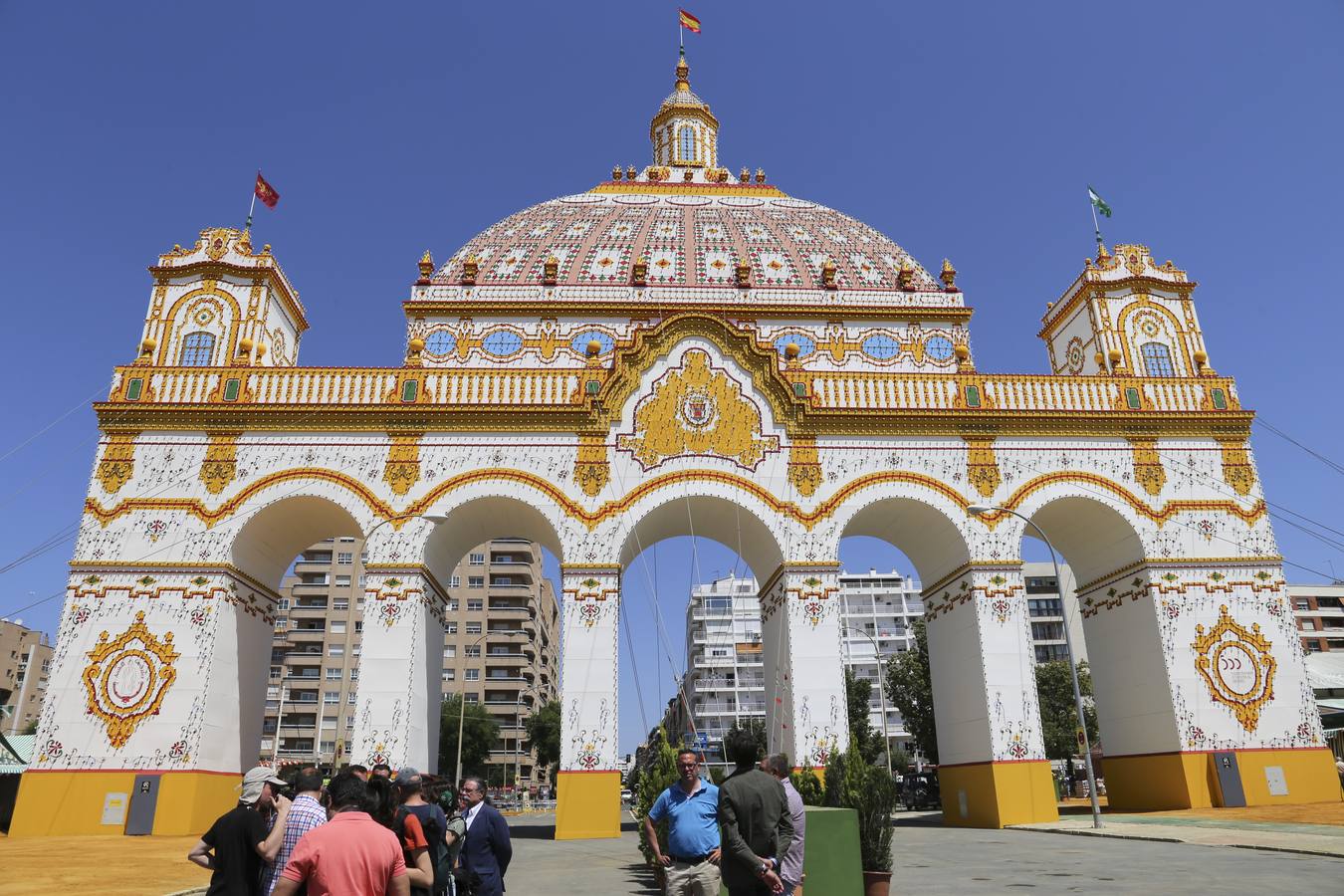 Últimos preparativos antes del comienzo de la Feria