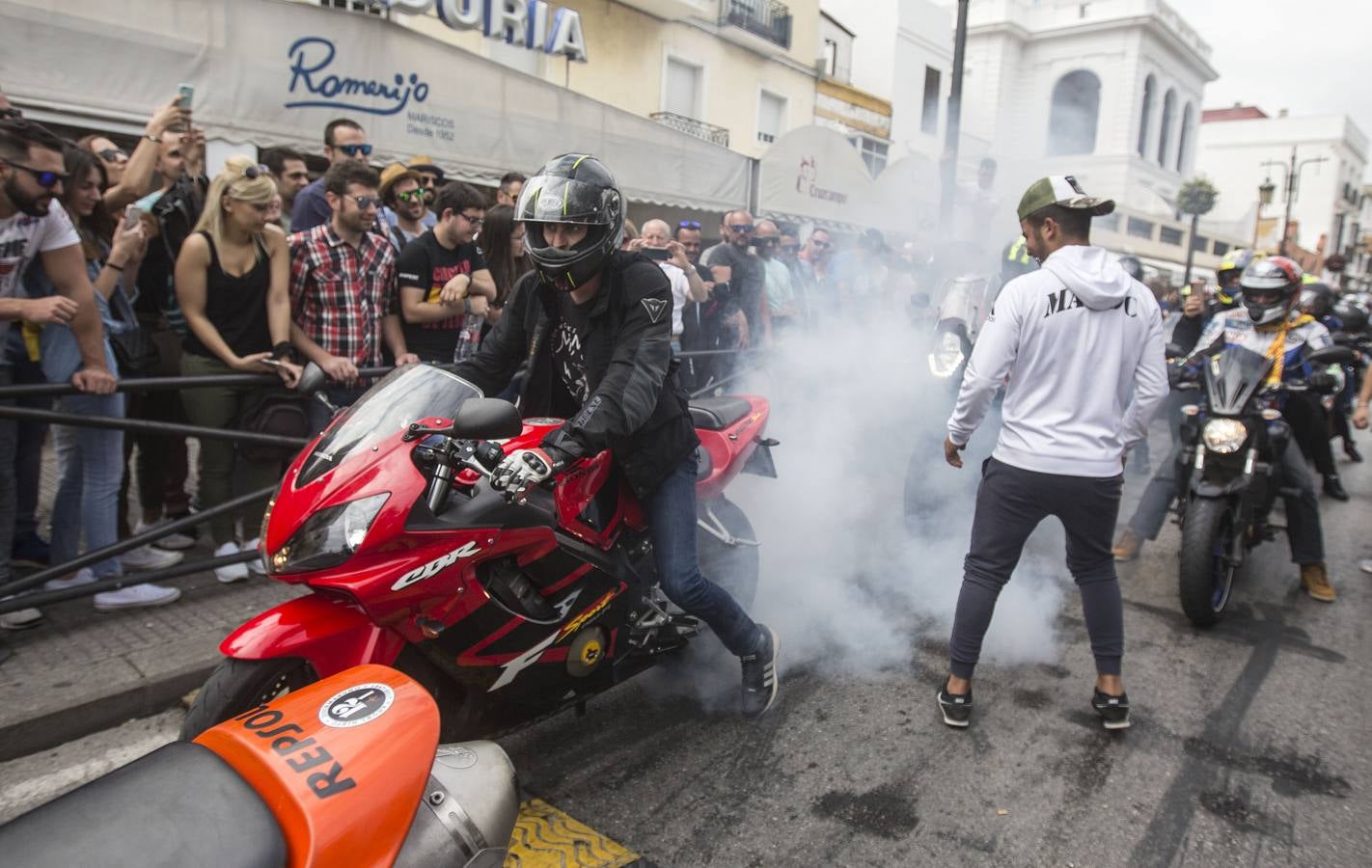 FOTOS: Una motorada de gran cilindrada