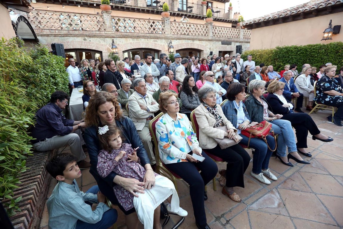 Claudia Alonso presenta a su equipo para ganar en Toledo
