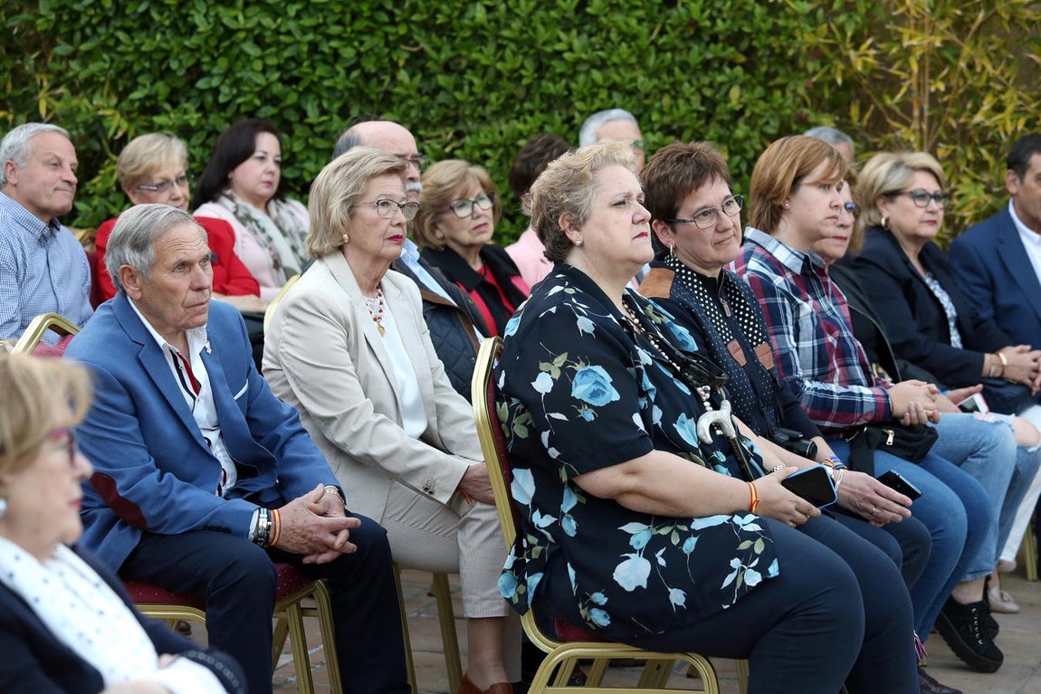 Claudia Alonso presenta a su equipo para ganar en Toledo