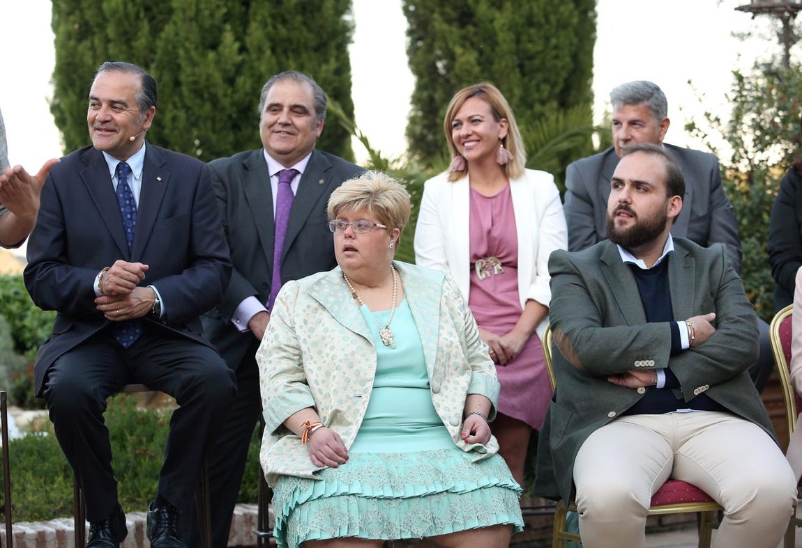 Claudia Alonso presenta a su equipo para ganar en Toledo