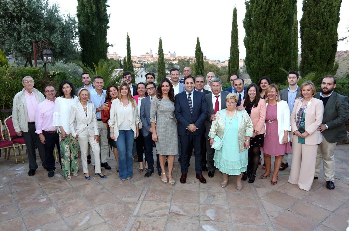 Claudia Alonso presenta a su equipo para ganar en Toledo