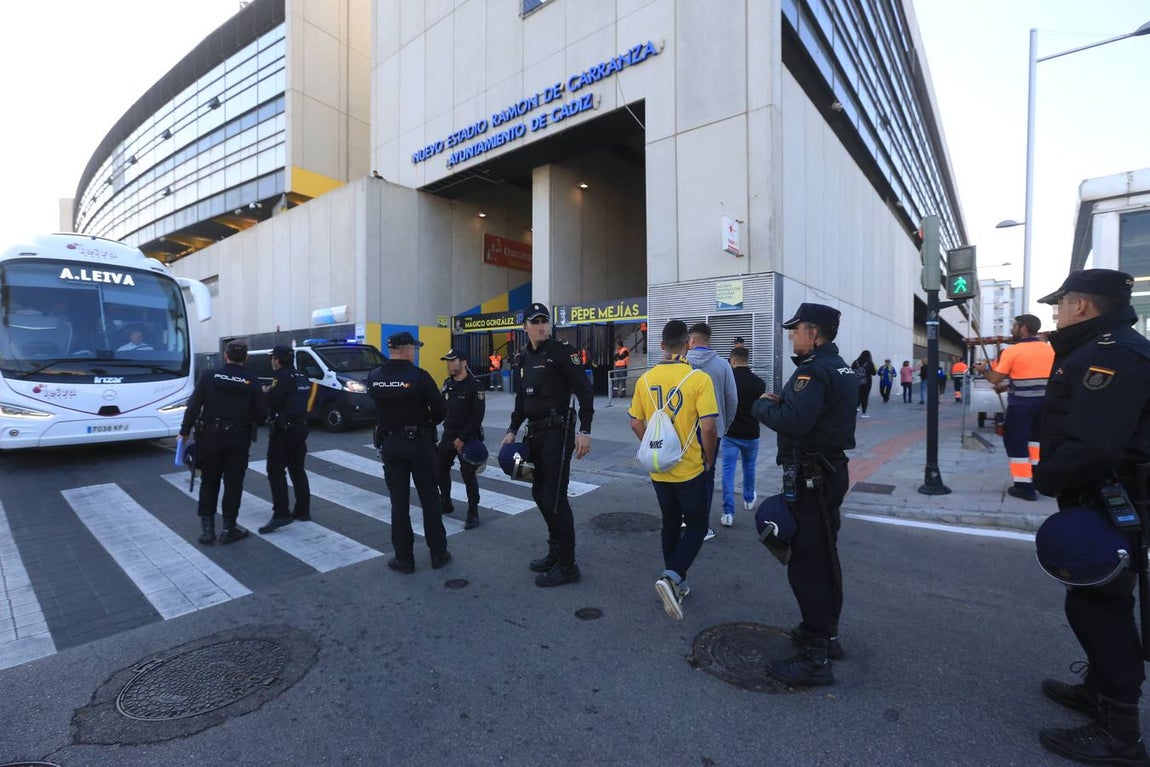 Dispositivo policial del Cádiz-Málaga. Partido de alto riesgo en Carranza