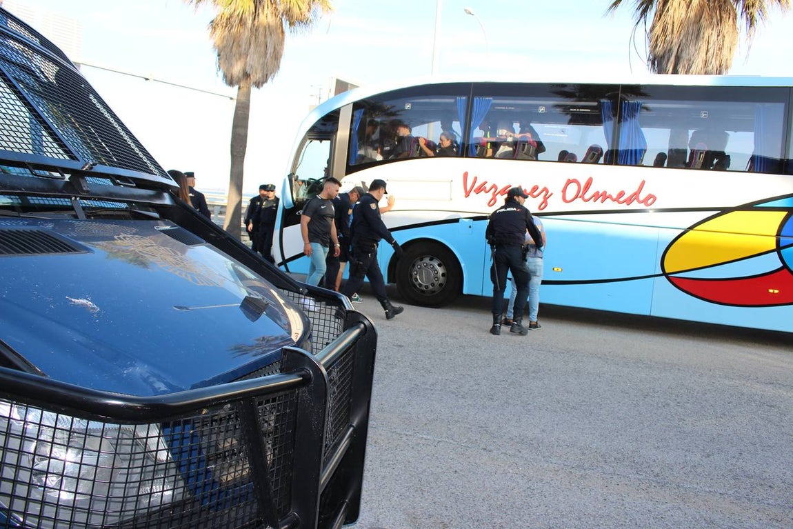 Dispositivo policial del Cádiz-Málaga. Partido de alto riesgo en Carranza